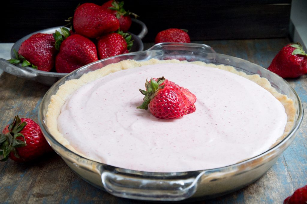 keto-strawberry-cream-pie-low-carb-and-sugar-free