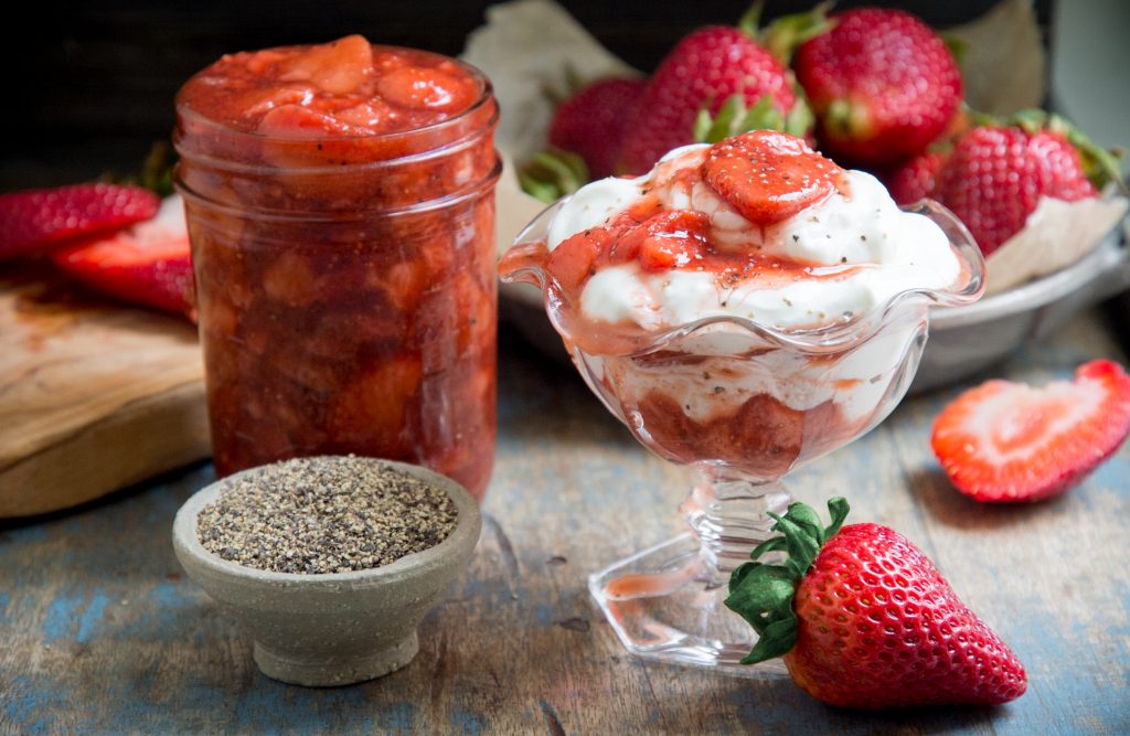 Sugar-Free Strawberry Sauce (Low-Carb and Keto)